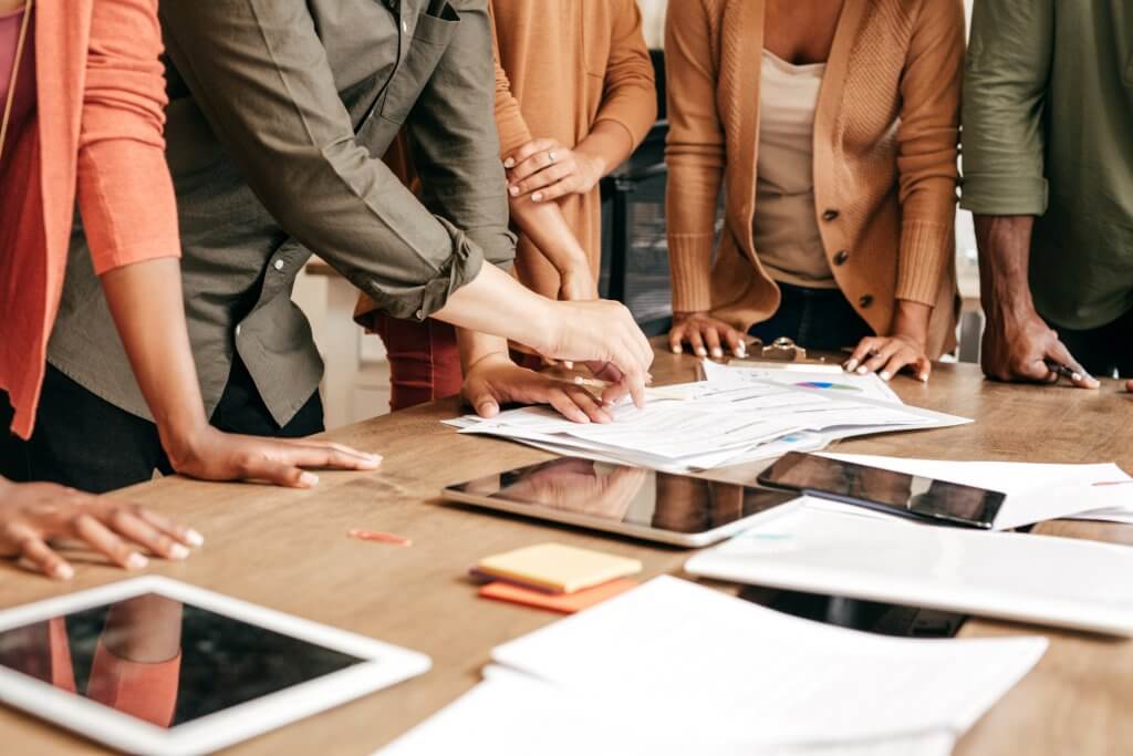 Planning to be around the table. How to prepare for a meeting. 